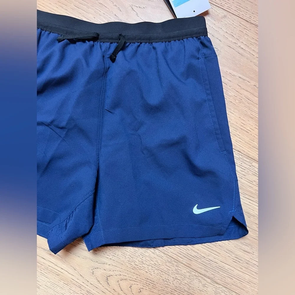 Nike size color